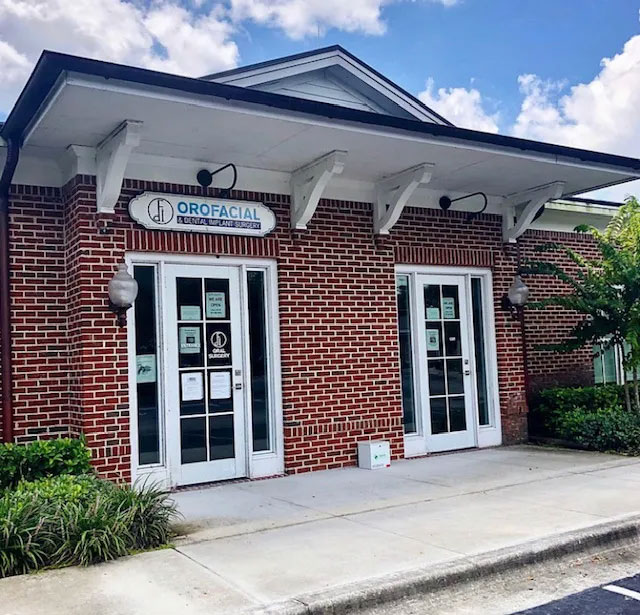 Orofacial & Dental Implant Surgery | Nerve Repositioning, Impacted Wisdom Teeth and Distraction Osteogenesis